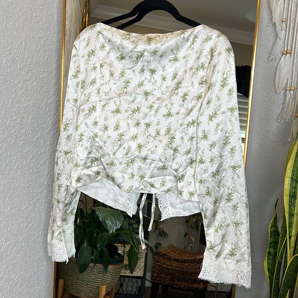 House of CB 'Clarissa' Garden Print Lace Trim Top - Picture 7 of 7